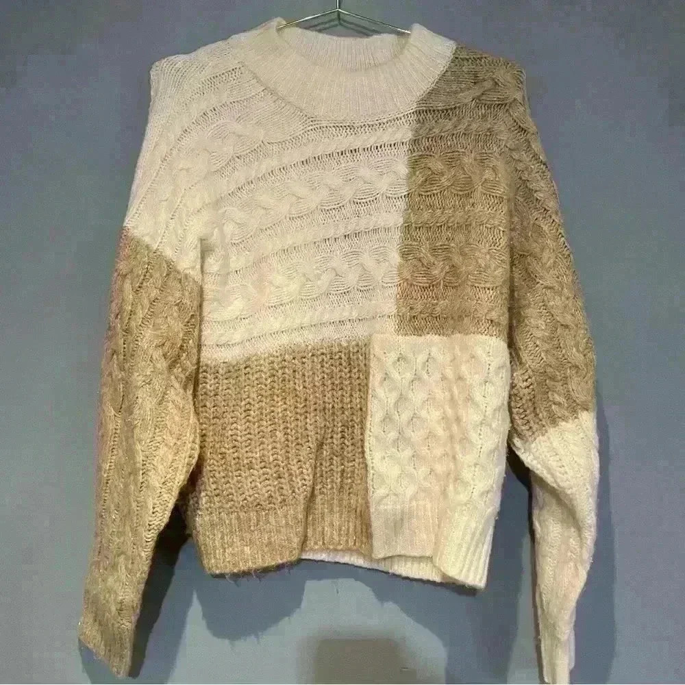 Knit women’s Abercrombie  sweater